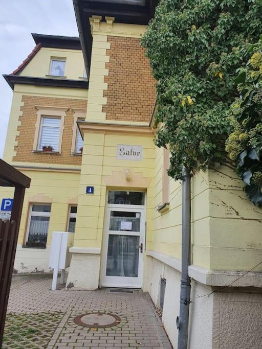 Ferienwohnung Direkt Am Kurpark Mit Gradierwerk Solestadt Bad Dürrenberg Dış mekan fotoğraf